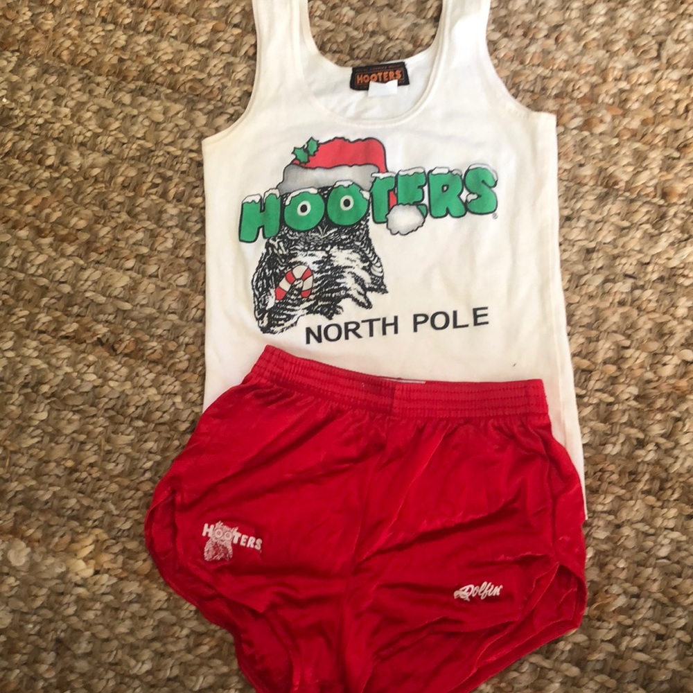 Hooters uniform